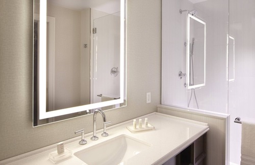 Peachtree Center Hotel | Hotel Indigo Atlanta Downtown by IHG