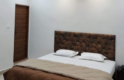 Jaunpur Hotel | Hotel Indra