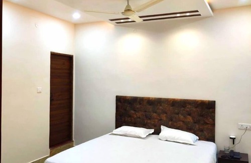 Jaunpur Hotel | Hotel Indra