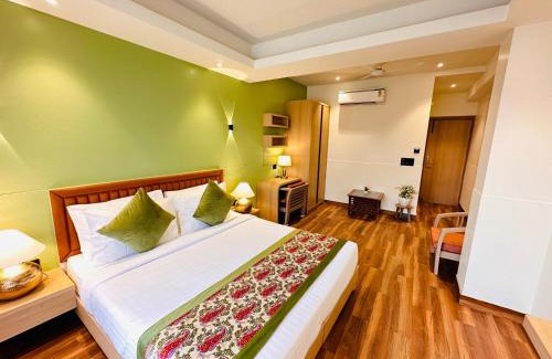 Indirapuram Hotel | Hotel IP Swarn near Anand Vihar Vaishali Ghaziabad