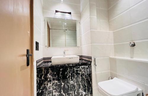 Indirapuram Hotel | Hotel IP Swarn near Anand Vihar Vaishali Ghaziabad