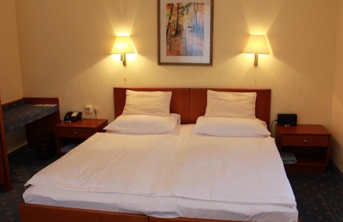 Maxglan Hotel | Hotel Josefa