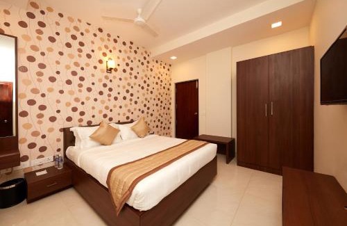 Palavakkam Bed & Breakfast | Hotel Kamar Residences and Banquets