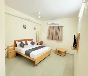 Valsad Hotel | Hotel Krishna Garden