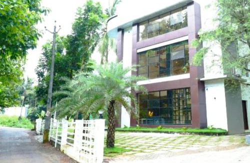 Thalassery Hotel | HOTEL LA SERENE Mattannur