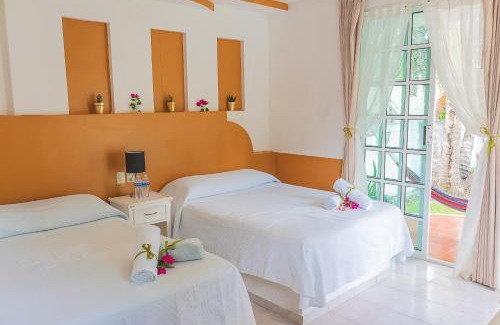 Santa Elena Hotel | Hotel Lagoon - Pet Friendly
