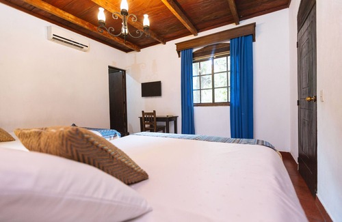 Taxisco Hotel | Hotel Las Marias