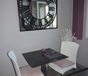 La Roche-sur-Foron Hotel | Hotel le Foron