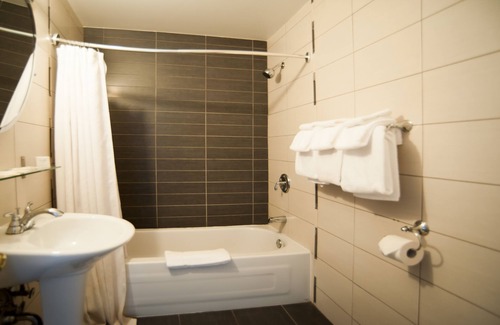 Saint Basile le Grand Hotel | Hotel Le Mirage