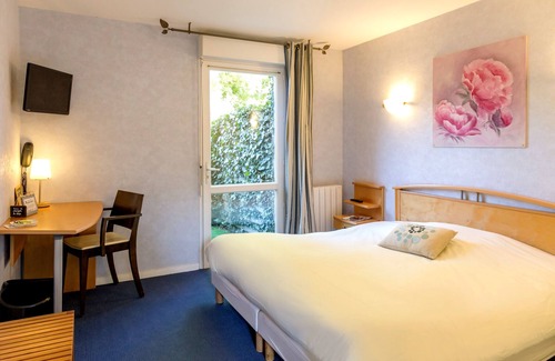 Nueil-les-Aubiers Hotel | Hotel Le Moulin de la Sorinière
