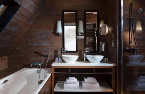 Notre-Dame-des-Champs Hotel | Hotel Le Six
