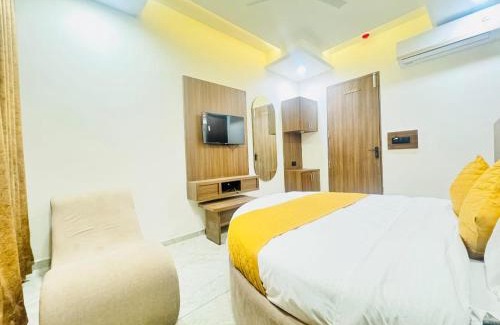 Gandhinagar Hotel | Hotel Lee Paramount