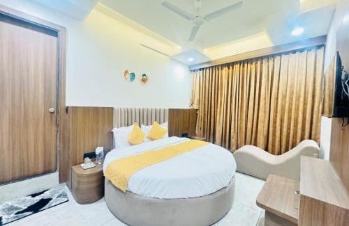 Gandhinagar Hotel | Hotel Lee Paramount