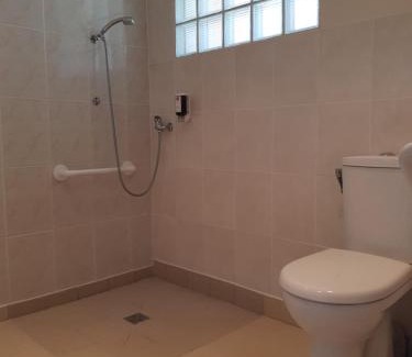 Montagnac Hotel | Hotel Les Rocailles