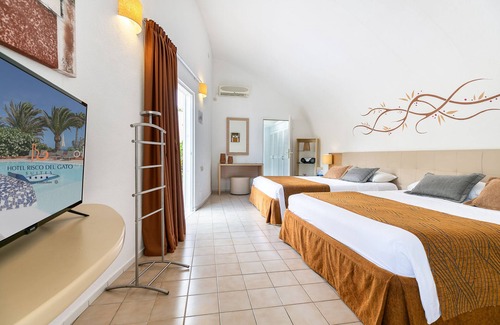 Bahia Calma Hotel | Hotel LIVVO Risco del Gato Suites