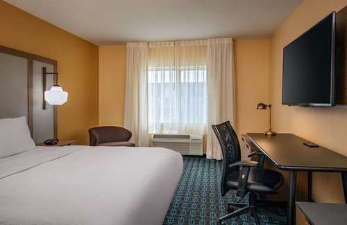 Newtonville Hotel | Hotel Luna