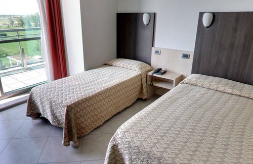 San Faustino-Madonnina-Quattroville Hotel | Hotel Lux Modena