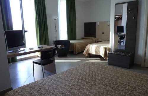 San Faustino-Madonnina-Quattroville Hotel | Hotel Lux Modena