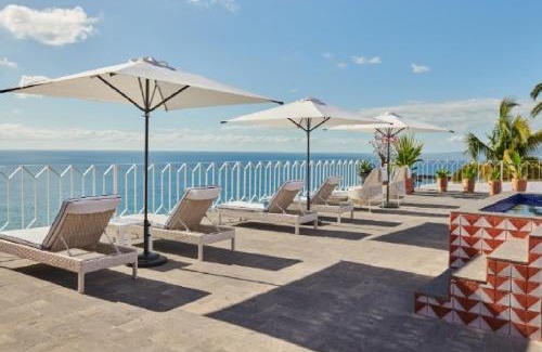 Conchas Chinas Hotel | Hotel Luxury Patio Azul