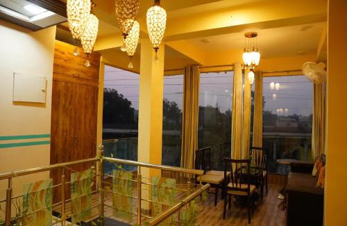Kasrawad Hotel | Hotel Mahishmati Palace