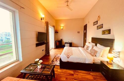 Ramanuj Ganj Hotel | Hotel Meena Laxmi Inn