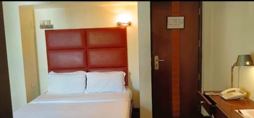 Ballygunge Hotel | Hotel Metropole