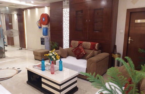 Varanasi Hotel | Hotel Midcity