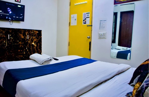 Delhi House | Hotel Midtown