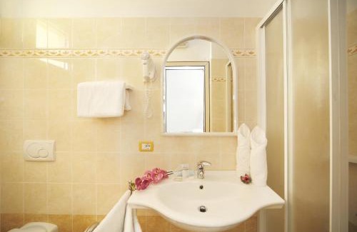 Fogliano Marina Hotel | Hotel Mignon Riccione Fronte Mare