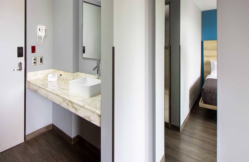 Downtown Mexico City Hotel | Hotel MX lagunilla CDMX, Trademark Collection by Wyndham