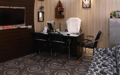 Dehradun Hotel | Hotel Negi Palace by StayApart