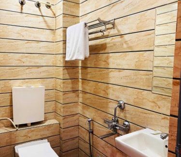 Indore Hotel | Hotel New Saurabh Inn