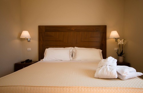 Capriccioli Hotel | Hotel Nibaru