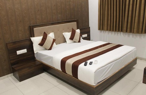 Dwarka Hotel | Hotel Nilay