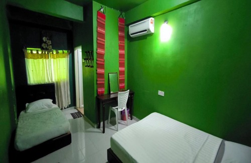 Lubok Buaya Hotel | Hotel O Cenang Motel