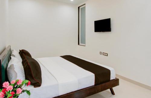 Sitapura Hotel | Hotel O Giriraj Palace by Govindam