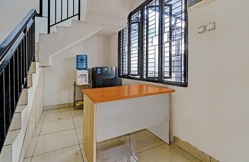 Karawang Hotel | Hotel O JKK Sweet Room