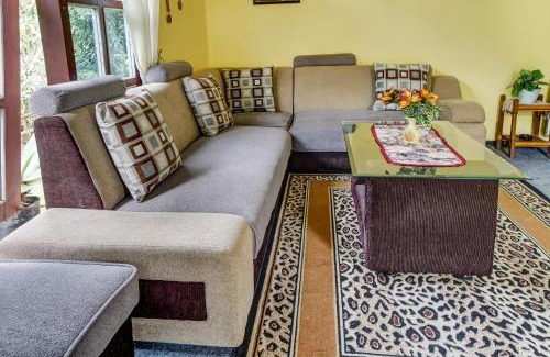 Sidomulyo Hotel | Hotel O Kampung Wisata Ekologi Puspa JagadNearGunung Kelud