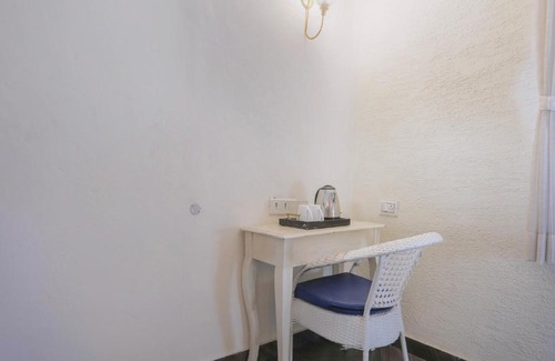 Chandauli Hotel | Hotel O Myconos Villa