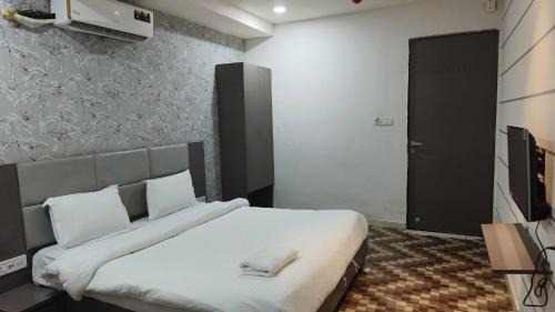 Surat Hotel | Hotel O Park Palace