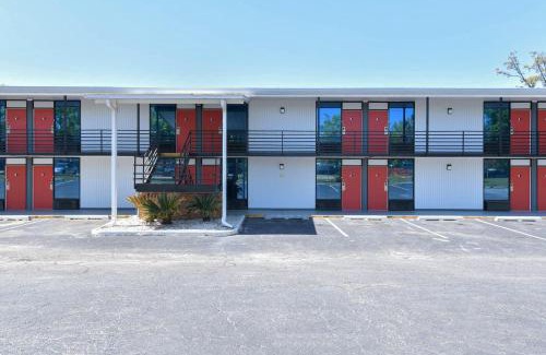 Valdosta Hotel | Hotel O Valdosta GA I-75 near Mall-University