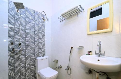 Sindhi Camp Hotel | Hotel Paradise Continental