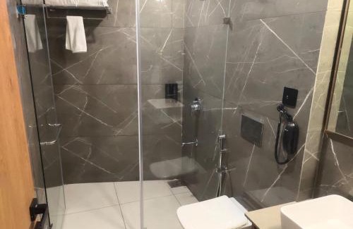 Dwarka Hotel | Hotel Park Royal