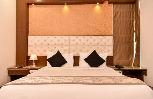 Indirapuram Hotel | Hotel Park well