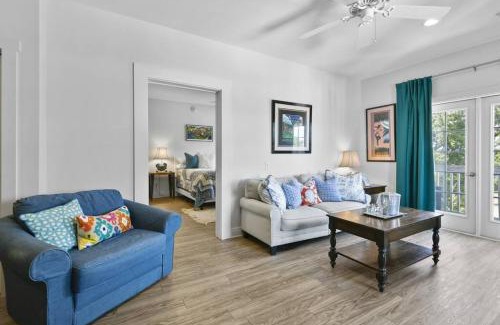 Pass Christian Apartment | Hotel Pass Christian Junior Suite 303