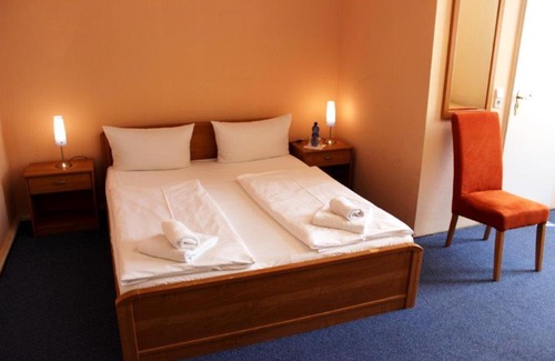 Wilmersdorf Hotel | Hotel-Pension Rheingold am Kurfürstendamm