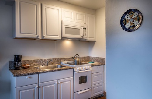 Northwest Anaheim Hotel | Hotel Pepper Tree Boutique Kitchen Studios - Anaheim