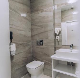 Sinmartin Hotel | Hotel Perla