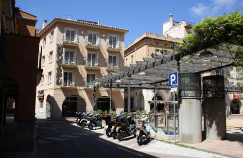 Sant Feliu de Guixols Hotel | Hotel Plaça