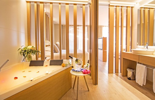 Empuriabrava Hotel | Hotel Port Salins by Pierre & Vacances